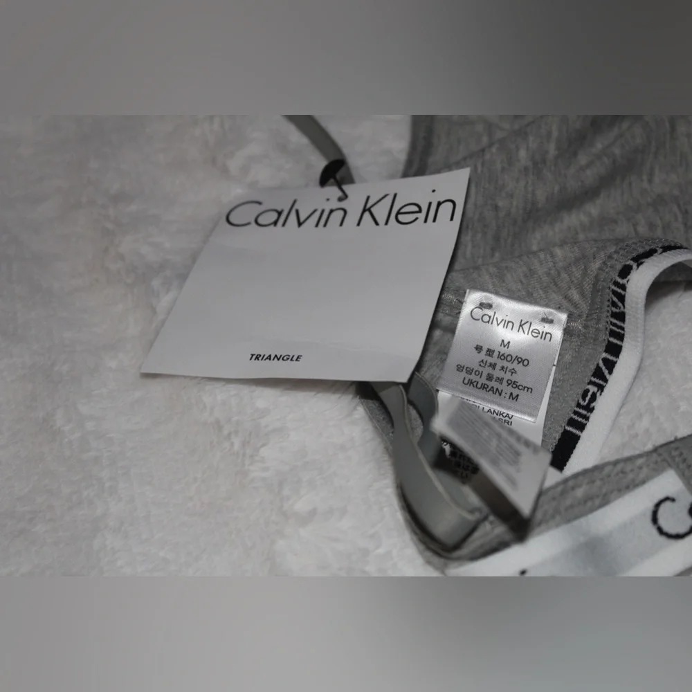Calvin Klein Women’s Carousel Triangle Bralette (Medium, Grey Heather) - Picture 3 of 3